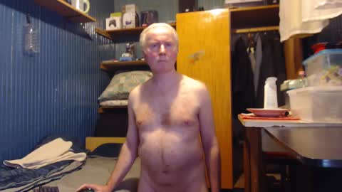 Snapshot of furosz chatting on February 8, 6:44 pm furosz online show from February 8, 6:44 pm