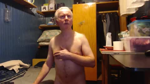 Snapshot of furosz chatting on February 10, 5:19 pm furosz online show from February 10, 5:19 pm