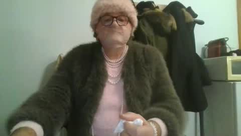 Snapshot of fursdany chatting on January 14, 12:16 am Dany online show from January 14, 12:16 am