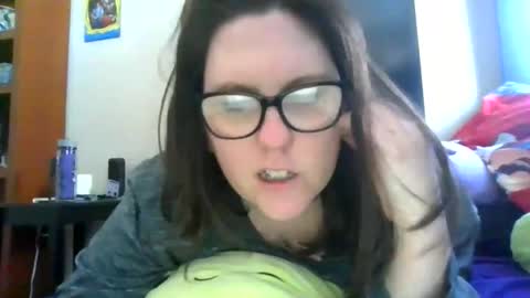 fuzzypeaches87 online show from March 2, 7:21 pm