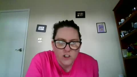 fuzzypeaches87 online show from March 16, 6:34 pm