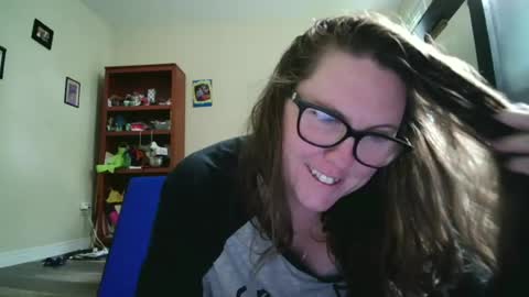 fuzzypeaches87 online show from June 25, 4:55 pm