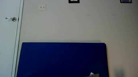 fuzzypeaches87 online show from July 7, 5:10 am
