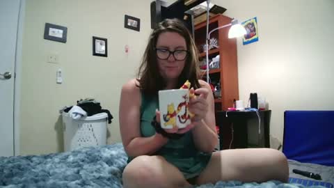 fuzzypeaches87 online show from July 22, 4:21 pm