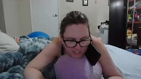 fuzzypeaches87 online show from July 27, 5:20 pm