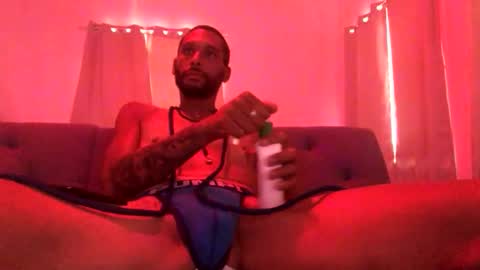 Snapshot of fvvkboyy chatting on October 18, 11:27 pm fvvkboyy online show from October 18, 11:27 pm