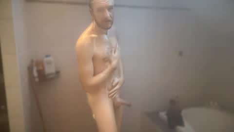 Snapshot of g00nst4r chatting on January 14, 8:31 am g00nst4r online show from January 14, 8:31 am