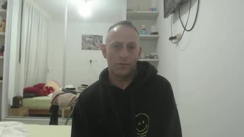 Snapshot of g10303 chatting on February 19, 11:45 pm g103031910303 online show from February 19, 11:45 pm