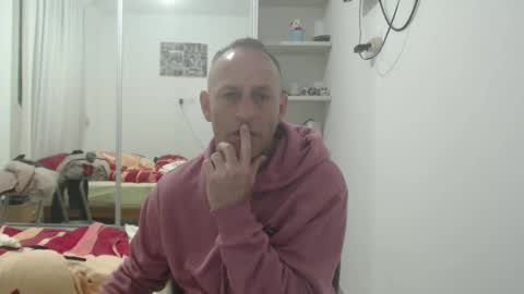 Snapshot of g10303 chatting on February 21, 9:38 pm g103031910303 online show from February 21, 9:38 pm