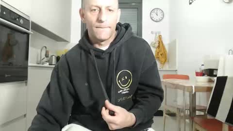 Snapshot of g10303 chatting on March 6, 9:55 pm g103031910303 online show from March 6, 9:55 pm
