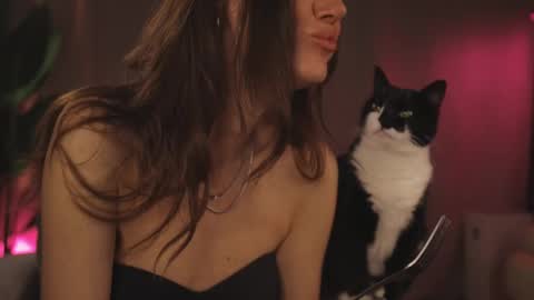 G online show from February 22, 8:07 am