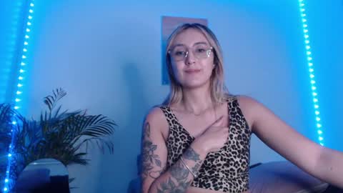 Snapshot of gabb_rioss chatting on January 23, 1:19 am Gabriela online show from January 23, 1:19 am