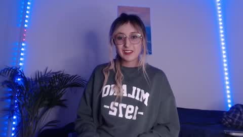 Snapshot of gabb_rioss chatting on March 7, 11:27 pm Gabriela online show from March 7, 11:27 pm