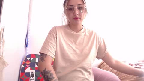 Snapshot of gabb_rioss chatting on December 16, 5:18 pm Gabriela online show from December 16, 5:18 pm