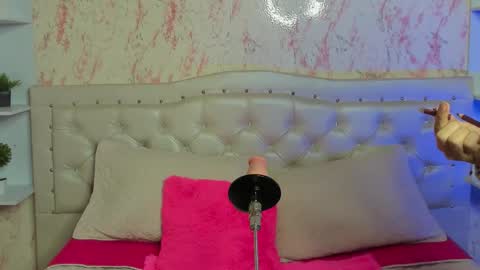 gabbieskinny online show from November 11, 3:01 pm