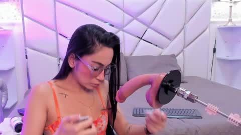 Snapshot of gabbieskinny chatting on May 10, 4:06 am gabbieskinny online show from May 10, 4:06 am