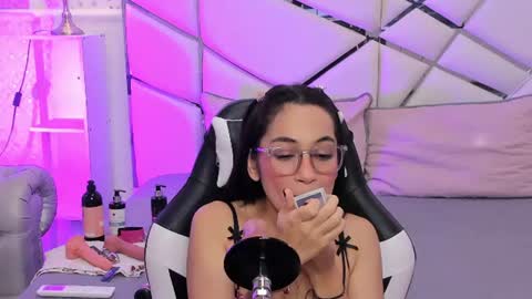 Snapshot of gabbieskinny chatting on June 14, 3:52 am gabbieskinny online show from June 14, 3:52 am