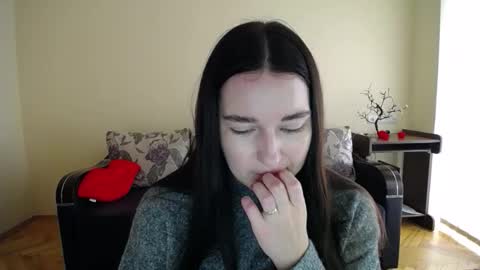 Jaklin online show from November 18, 9:36 am