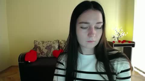 Snapshot of gabby_di chatting on May 14, 8:54 am Jaklin online show from May 14, 8:54 am