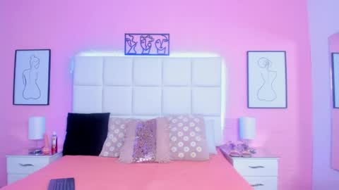Snapshot of gabby_scott chatting on May 21, 12:12 pm gabby_scott online show from May 21, 12:12 pm