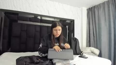 Snapshot of gabbyanddominic chatting on August 1, 12:04 pm Gabby And Dominic online show from August 1, 12:04 pm