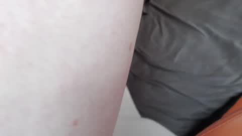 Snapshot of gabbythefemboy chatting on November 17, 5:19 pm Gender Fluid Femboy online show from November 17, 5:19 pm