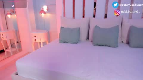 Gabi  online show from February 20, 3:34 pm