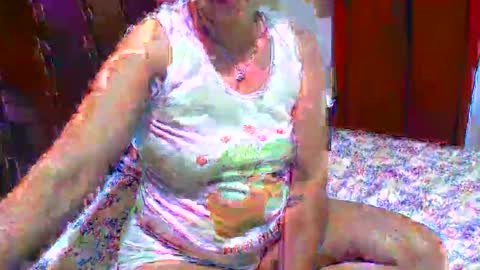 Snapshot of gabibrasil chatting on November 12, 6:41 pm gaby layla online show from November 12, 6:41 pm