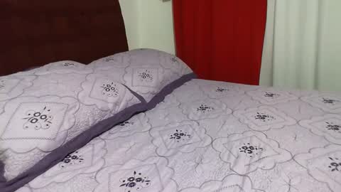 Snapshot of gabibrasil chatting on November 19, 12:43 am gaby layla online show from November 19, 12:43 am