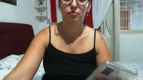 Snapshot of gabibrasil chatting on April 4, 8:50 pm gaby layla online show from April 4, 8:50 pm