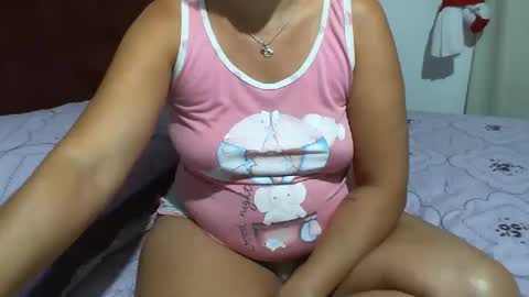 Snapshot of gabibrasil chatting on April 19, 8:22 pm gaby layla online show from April 19, 8:22 pm