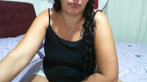 Snapshot of gabibrasil chatting on May 3, 6:47 pm gaby layla online show from May 3, 6:47 pm