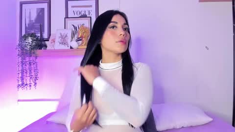 Snapshot of gabihills chatting on June 1, 1:51 am GABRIELA online show from June 1, 1:51 am