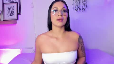 Snapshot of gabihills chatting on June 9, 2:01 am GABRIELA online show from June 9, 2:01 am