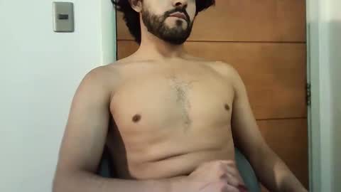 Snapshot of gabriel1839 chatting on January 9, 3:15 am javier online show from January 9, 3:15 am