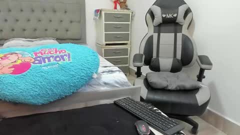 Snapshot of gabriela_diamond chatting on November 11, 9:42 am Gabriela online show from November 11, 9:42 am