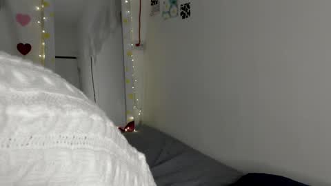 Snapshot of gabriela_duarte chatting on February 24, 2:51 am Gabi online show from February 24, 2:51 am