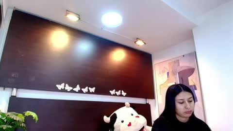 Gabby  online show from June 4, 12:33 pm