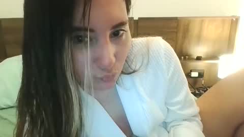 Snapshot of gabriela_miller_2 chatting on May 6, 6:24 pm Gabriela Miller online show from May 6, 6:24 pm