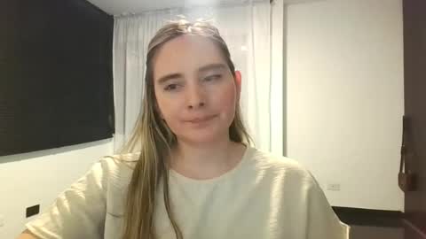 Snapshot of gabriela_miller_2 chatting on June 23, 12:19 am Gabriela Miller online show from June 23, 12:19 am