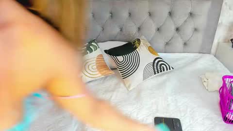 Snapshot of gabrielablake chatting on December 15, 1:26 pm online show from December 15, 1:26 pm