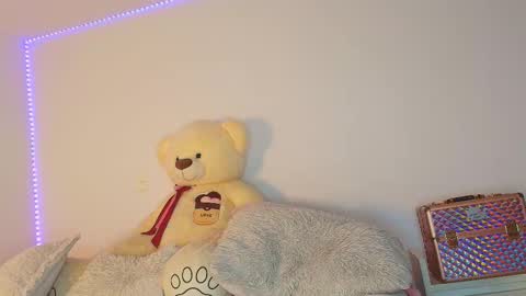 Snapshot of gabrielablake chatting on February 3, 2:53 am online show from February 3, 2:53 am