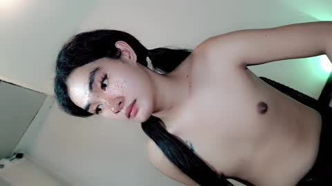 Snapshot of gabrielawantsyou chatting on December 9, 7:06 am GABBY online show from December 9, 7:06 am