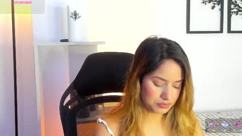 Snapshot of gabriella__tom chatting on July 3, 9:32 pm Gabriella online show from July 3, 9:32 pm