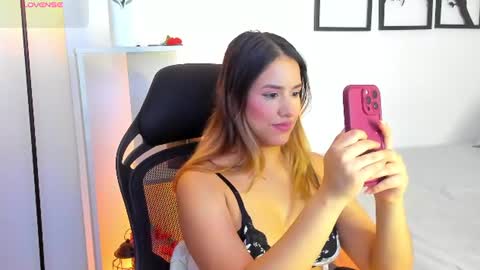 Snapshot of gabriella__tom chatting on July 11, 8:33 pm Gabriella online show from July 11, 8:33 pm