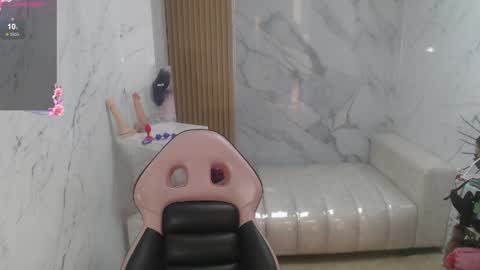 Snapshot of gabriella_storm_tf chatting on June 7, 12:31 pm Gabriella online show from June 7, 12:31 pm