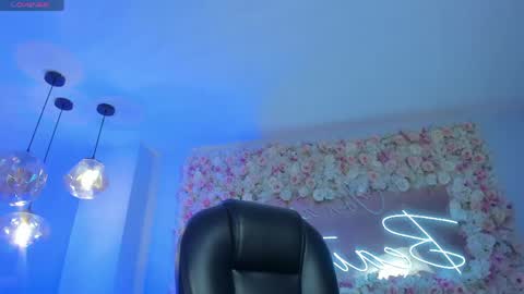 Gabriella Lee online show from May 2, 3:33 am