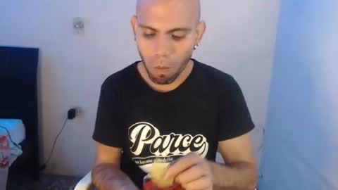 Snapshot of gabrielle_ramirez chatting on December 20, 4:42 am Gabriel online show from December 20, 4:42 am