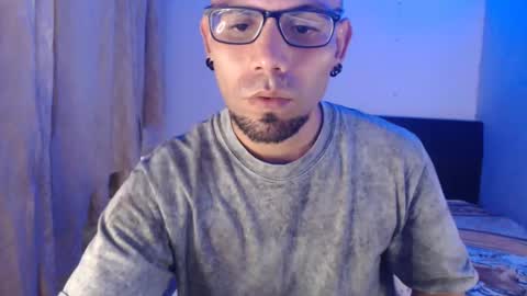 Snapshot of gabrielle_ramirez chatting on January 27, 9:33 pm Gabriel online show from January 27, 9:33 pm