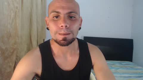 Snapshot of gabrielle_ramirez chatting on February 24, 11:09 pm Gabriel online show from February 24, 11:09 pm